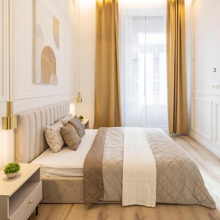 Exclusive & Prestigious Central Residence W/ Balcony Budapeste Exterior foto
