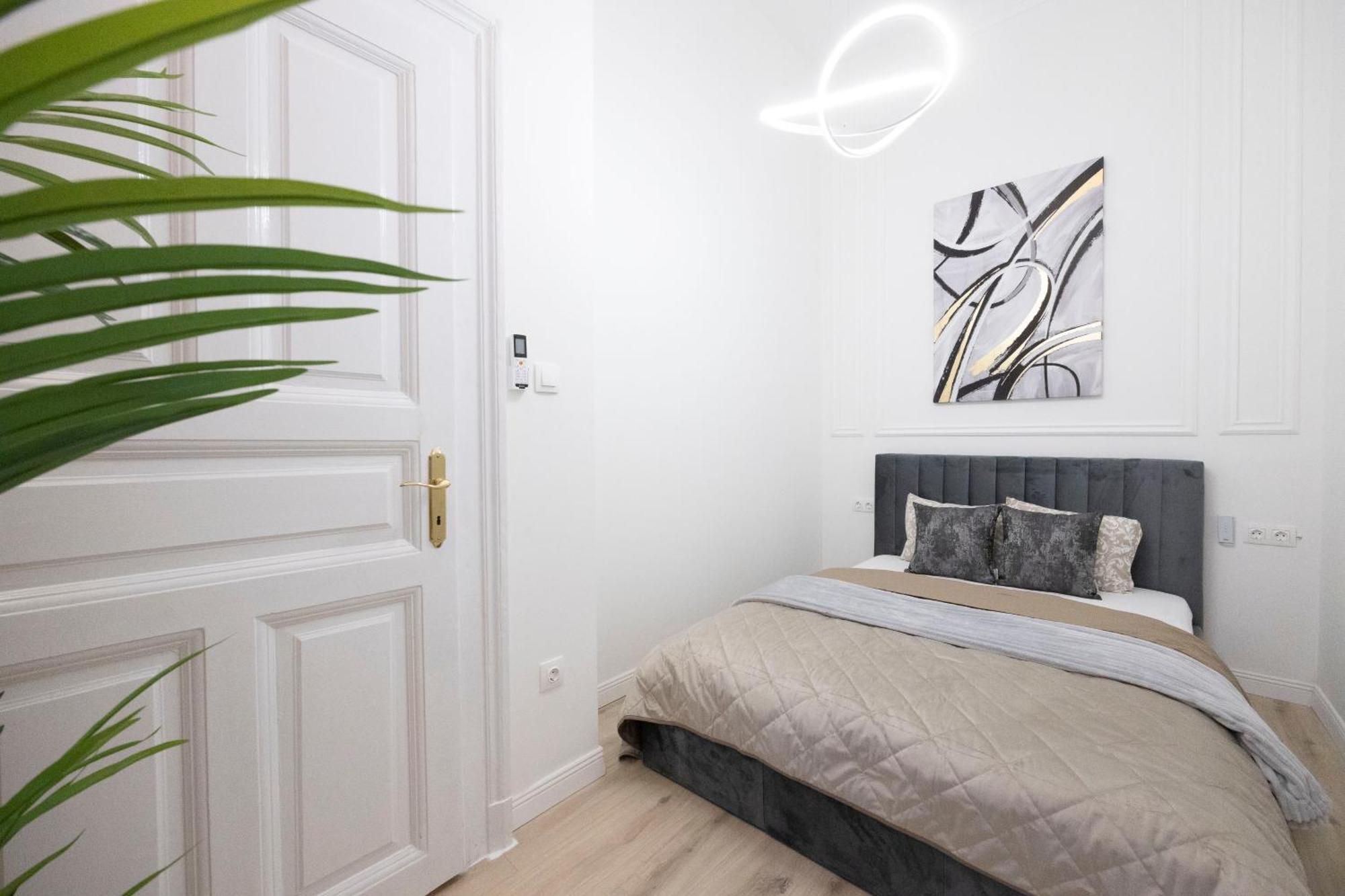 Exclusive & Prestigious Central Residence W/ Balcony Budapeste Exterior foto